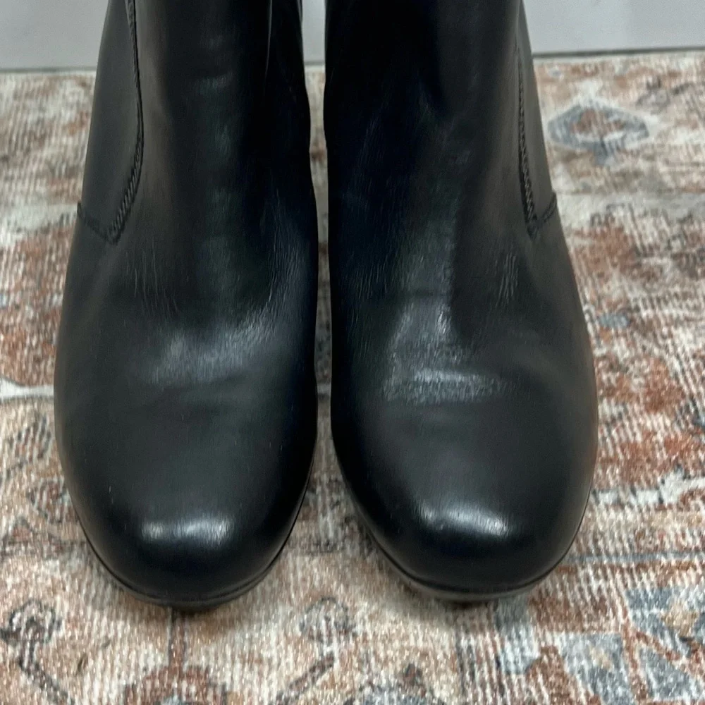 Clarks Kalea Gilliian Booties Womens 10M Black Leather Block Heel Side Zip Boots